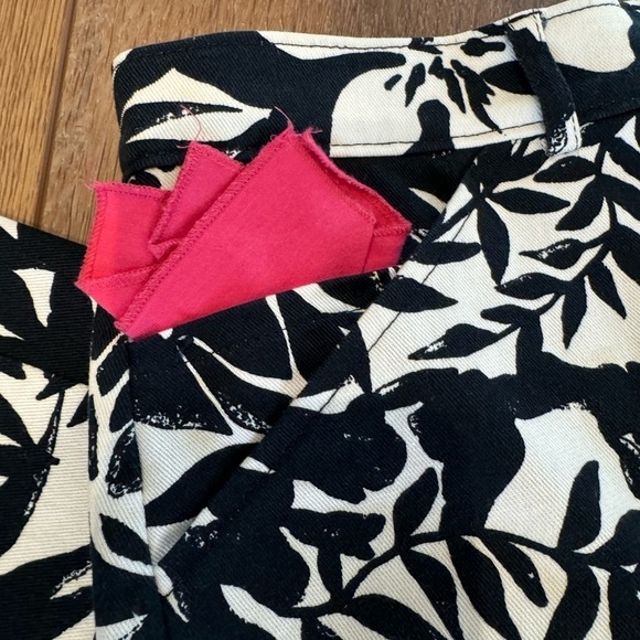 Vintage St. John Sport Marie Gray Black/Cream Floral Pattern Pant/ 6 - Picture 2 of 15